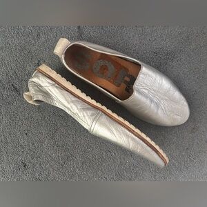Sorrel flats  silver metallic